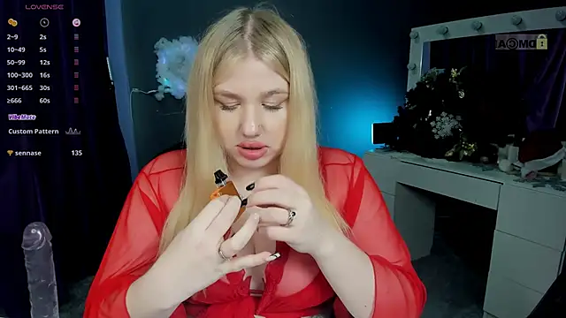 Snapshot of juli_kisss chatting on 01/10/25, 01:53 juli kisss online show from 01/10/25, 01:53