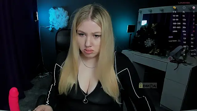 Snapshot of juli_kisss chatting on 01/14/25, 07:32 juli kisss online show from 01/14/25, 07:32