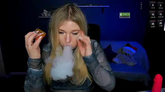 Snapshot of juli_kisss chatting on 02/06/25, 03:41 juli kisss online show from 02/06/25, 03:41