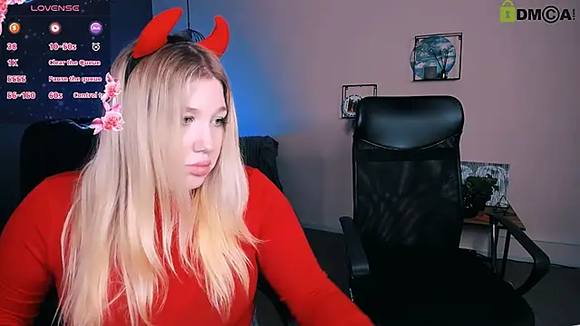 Snapshot of juli_kisss chatting on 03/16/25, 10:53 juli kisss online show from 03/16/25, 10:53