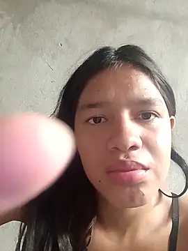 Snapshot of Little_Pau_Dirty chatting on 11/15/25, 01:40 Little Pau Dirty online show from 11/15/25, 01:40