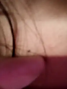 Snapshot of Little_Pau_Dirty chatting on 11/28/25, 03:14 Little Pau Dirty online show from 11/28/25, 03:14