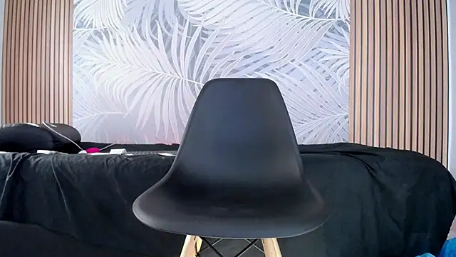 Snapshot of LauraRossi_Nova chatting on 02/24/25, 01:21 LauraRossi Nova online show from 02/24/25, 01:21