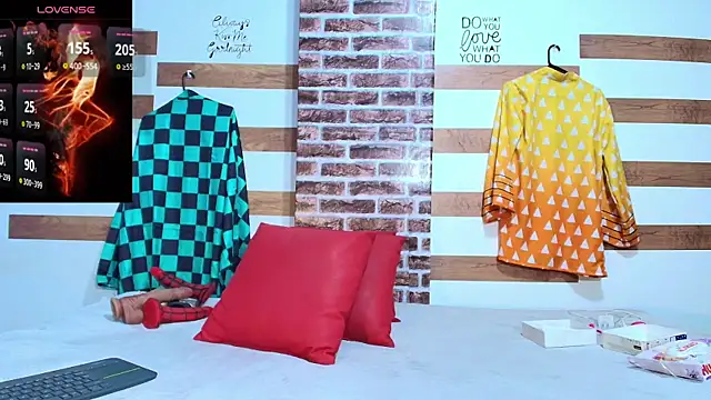 sofia fer online show from 11/15/25, 02:31