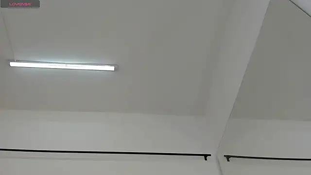 abril ricci online show from 12/28/24, 03:58