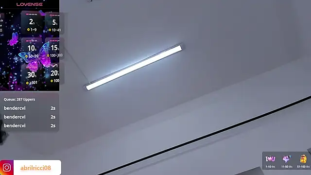 abril ricci online show from 12/29/24, 01:38