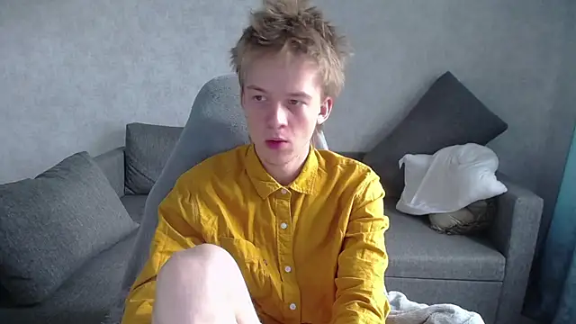 Snapshot of sweetserenity5 chatting on 03/21/25, 08:28 sweetserenity5 online show from 03/21/25, 08:28