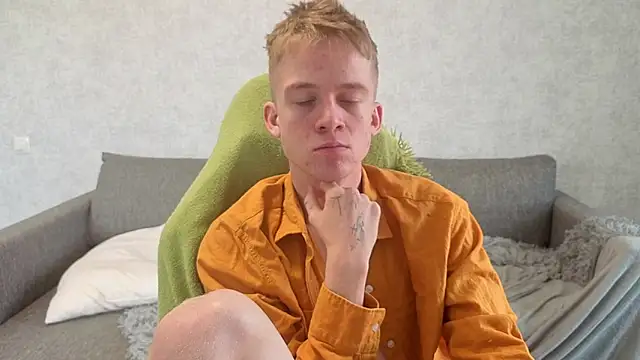 Snapshot of sweetserenity5 chatting on 11/17/25, 06:41 sweetserenity5 online show from 11/17/25, 06:41