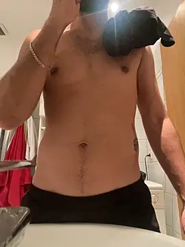 Snapshot of hard_macoor12 chatting on 02/14/25, 12:25 hard macoor12 online show from 02/14/25, 12:25