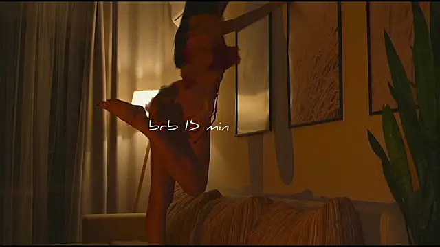 wowmolly online show from 11/18/25, 01:04