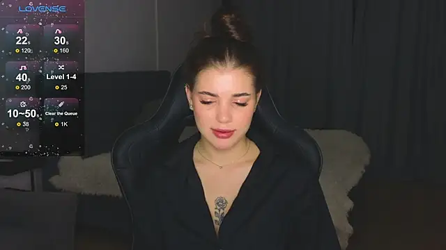 adrianawow1 online show from 11/19/25, 02:11