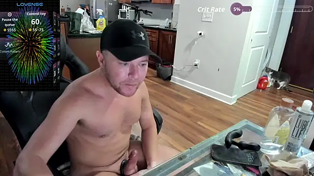 Snapshot of aaron_s_x chatting on 10/11/25, 11:14 aaron s x online show from 10/11/25, 11:14