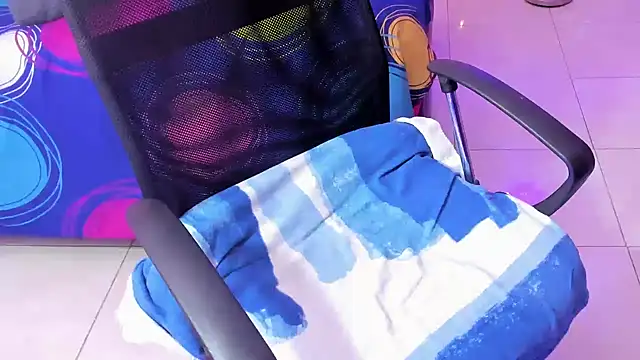 TEE DIRTY SQUIRT online show from 01/08/25, 11:54