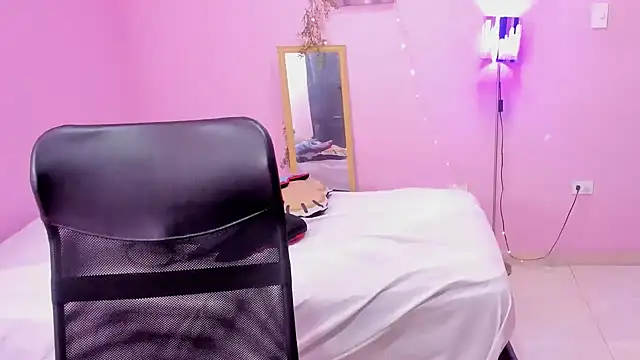 TEE DIRTY SQUIRT online show from 03/01/25, 11:50