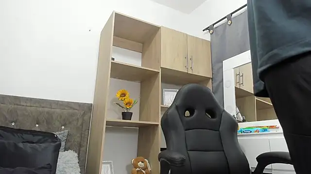 karsonmorris online show from 10/23/25, 06:50