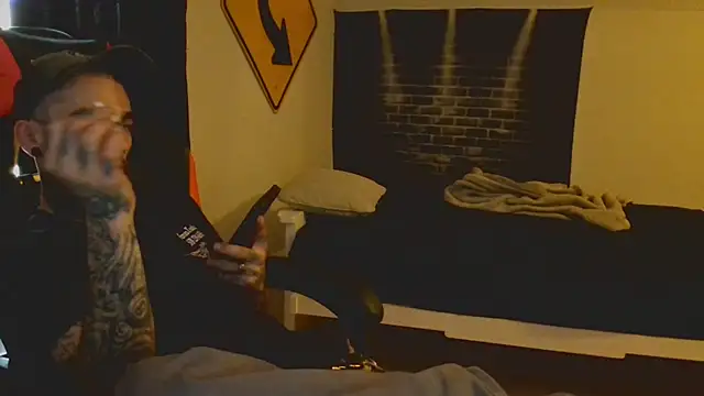 XMeF10 online show from 03/13/25, 06:12