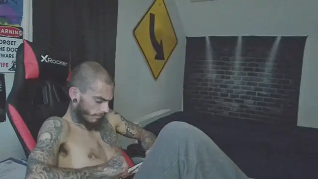 XMeF10 online show from 03/18/25, 08:47