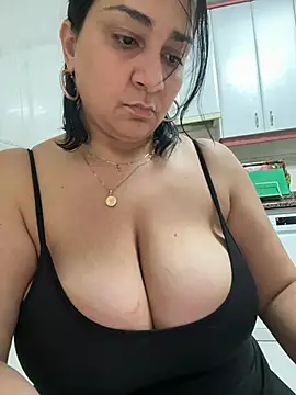 Snapshot of paulinaDiaz1 chatting on 03/14/25, 08:49 paulinaDiaz1 online show from 03/14/25, 08:49