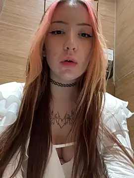 Snapshot of SweetieMollyy chatting on 03/19/25, 02:13 SweetieMollyy online show from 03/19/25, 02:13