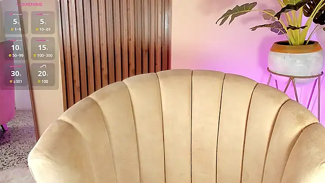 Snapshot of kenayfox chatting on 02/25/25, 05:30 kenayfox online show from 02/25/25, 05:30