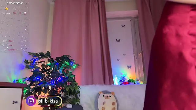 Snapshot of -Lisa_Kisa- chatting on 12/28/24, 05:35 -Lisa Kisa- online show from 12/28/24, 05:35