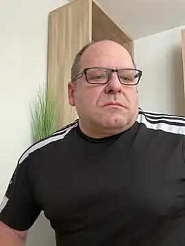 coupleLatinaLovers online show from 12/23/24, 10:32