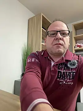 coupleLatinaLovers online show from 02/04/25, 07:18