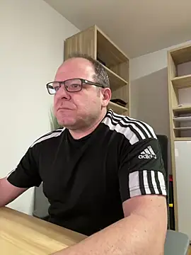 coupleLatinaLovers online show from 02/10/25, 06:09