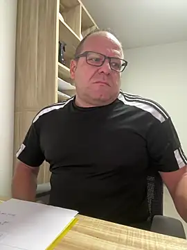 coupleLatinaLovers online show from 10/09/25, 04:54