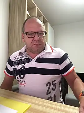 coupleLatinaLovers online show from 10/10/25, 05:17