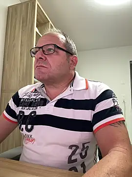 coupleLatinaLovers online show from 10/16/25, 05:19