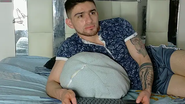 Sexy Alejandro  online show from 02/19/25, 02:23