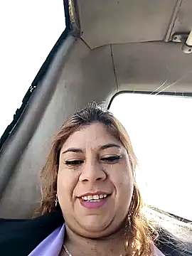 Snapshot of Laura-Hernandez chatting on 12/11/24, 03:58 Laura-Hernandez online show from 12/11/24, 03:58