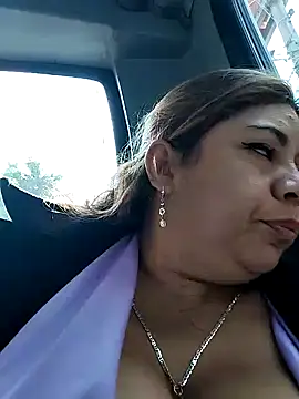 Snapshot of Laura-Hernandez chatting on 12/11/24, 07:46 Laura-Hernandez online show from 12/11/24, 07:46