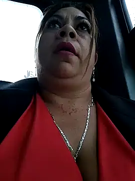 Snapshot of Laura-Hernandez chatting on 12/12/24, 09:26 Laura-Hernandez online show from 12/12/24, 09:26
