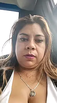 Snapshot of Laura-Hernandez chatting on 12/19/24, 10:00 Laura-Hernandez online show from 12/19/24, 10:00