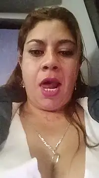 Snapshot of Laura-Hernandez chatting on 12/27/24, 11:21 Laura-Hernandez online show from 12/27/24, 11:21