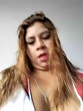 Snapshot of Laura-Hernandez chatting on 01/10/25, 03:58 Laura-Hernandez online show from 01/10/25, 03:58