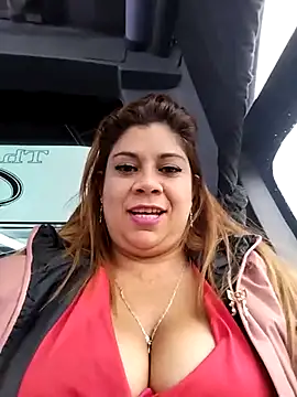 Snapshot of Laura-Hernandez chatting on 02/11/25, 10:50 Laura-Hernandez online show from 02/11/25, 10:50