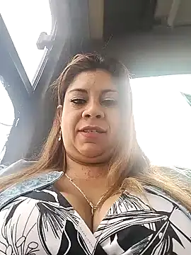 Snapshot of Laura-Hernandez chatting on 02/12/25, 02:32 Laura-Hernandez online show from 02/12/25, 02:32