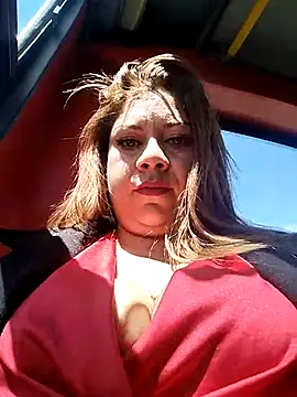 Snapshot of Laura-Hernandez chatting on 02/19/25, 03:16 Laura-Hernandez online show from 02/19/25, 03:16