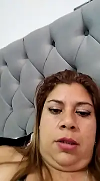 Snapshot of Laura-Hernandez chatting on 02/27/25, 05:36 Laura-Hernandez online show from 02/27/25, 05:36