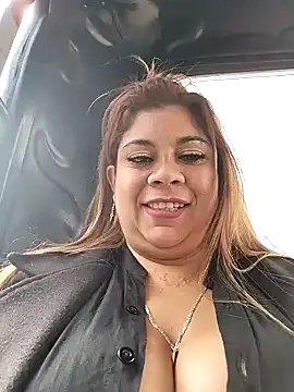 Snapshot of Laura-Hernandez chatting on 03/01/25, 02:55 Laura-Hernandez online show from 03/01/25, 02:55