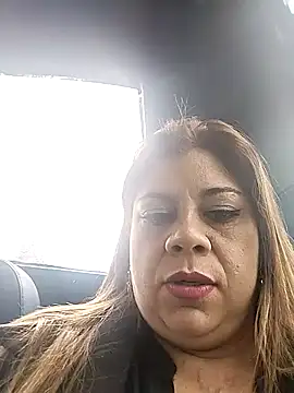 Snapshot of Laura-Hernandez chatting on 03/06/25, 02:18 Laura-Hernandez online show from 03/06/25, 02:18