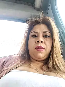 Snapshot of Laura-Hernandez chatting on 03/07/25, 03:07 Laura-Hernandez online show from 03/07/25, 03:07
