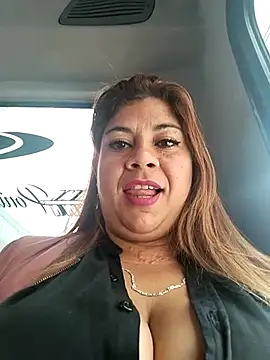 Snapshot of Laura-Hernandez chatting on 03/18/25, 03:31 Laura-Hernandez online show from 03/18/25, 03:31