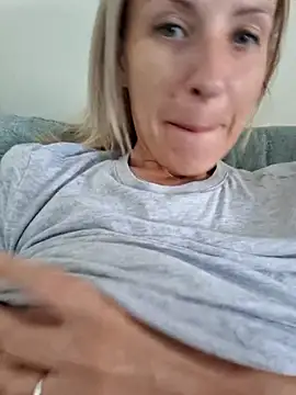 YourJuliena online show from 02/20/25, 10:37