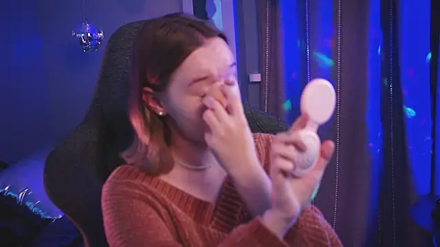 AdeleLoomis online show from 10/18/25, 02:14