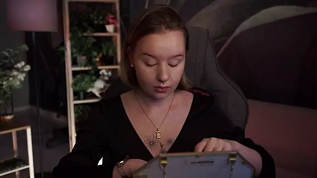 AdeleLoomis online show from 11/15/25, 02:09