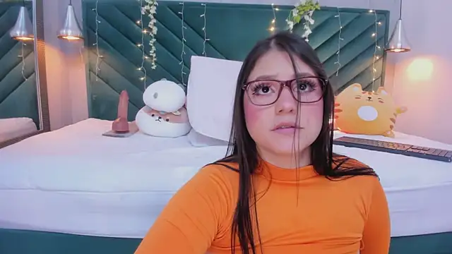 Snapshot of pamelajons_ chatting on 01/13/25, 02:42 pamelajons online show from 01/13/25, 02:42